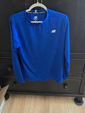 New Balance Basic Long Sleeve Sweatshirt, Long Sleeve T-Shirt M